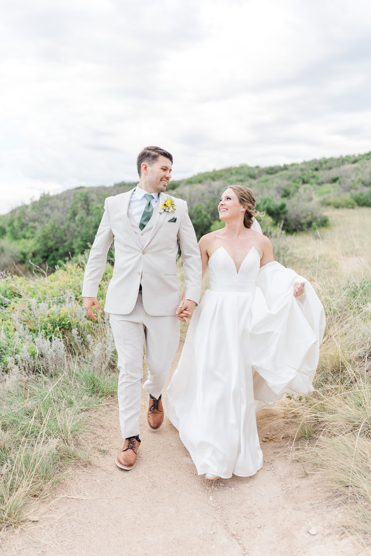 Castlewood Canyon State Park Sunflower The Grange The Meadows Castle Rock Elena Spraguer Colorado Wedding Photographer 0237