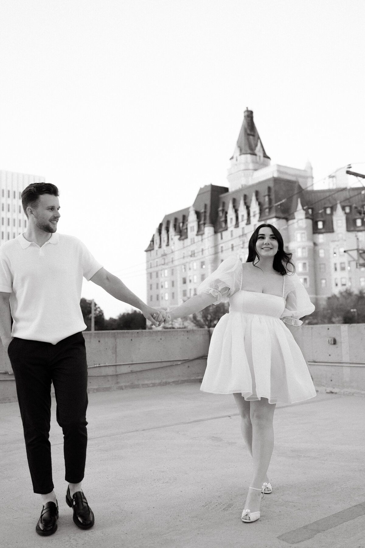 jenna&david_saskatoon_saskatchewan_downtown_classy_modern_timeless_fancy_editorial_flash_hotel_lobby_elevator_engagement_couples_photos_photography_photographer_wedding166166