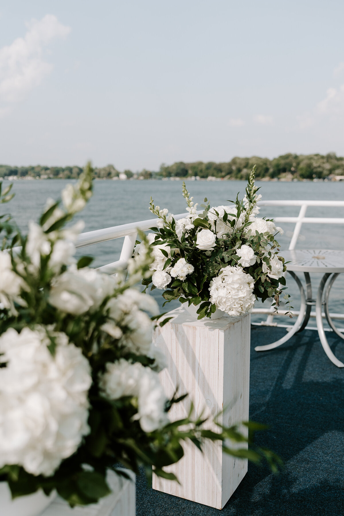 abby-parker-lake-minnetonka-wedding-47