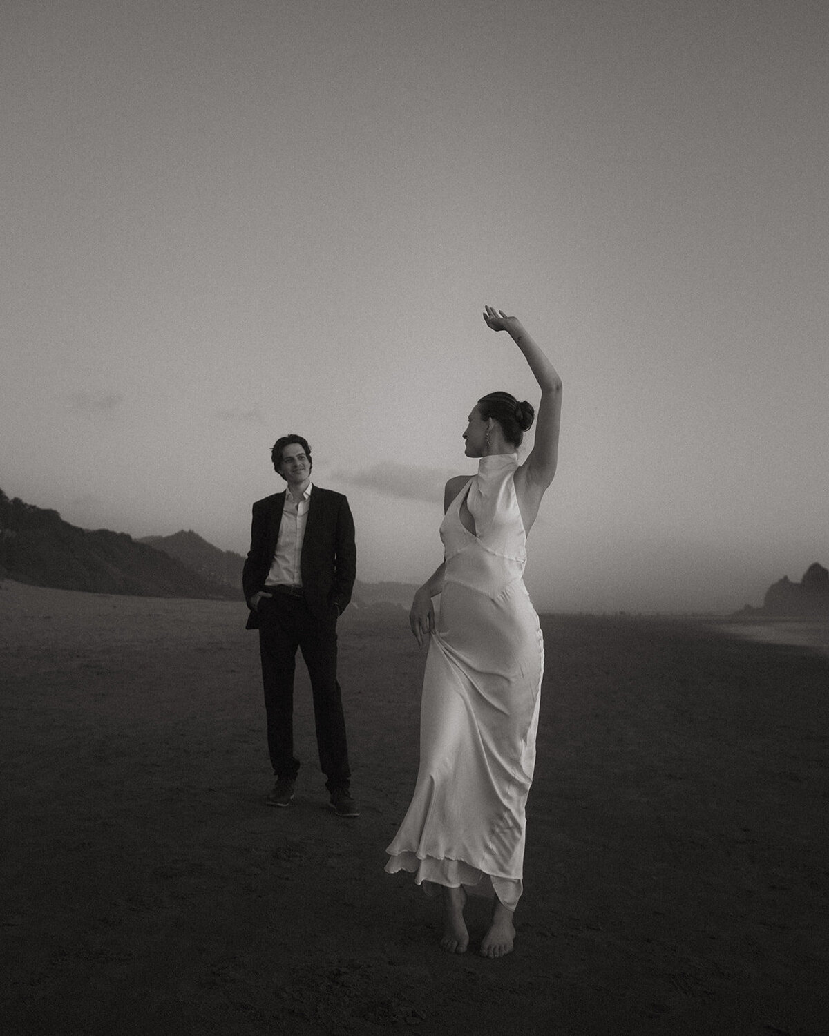 cannon-beach-oregon-elopement-sunset-blue-hour-taylor-dawning-photography-33