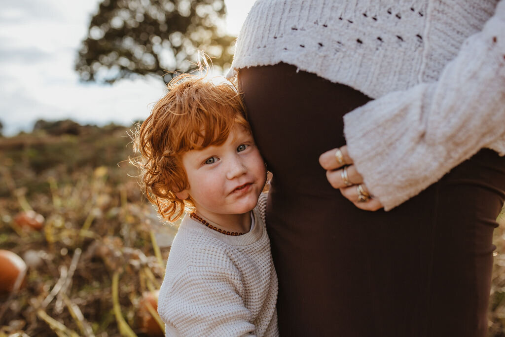 gentle-family-portrait-bangalow