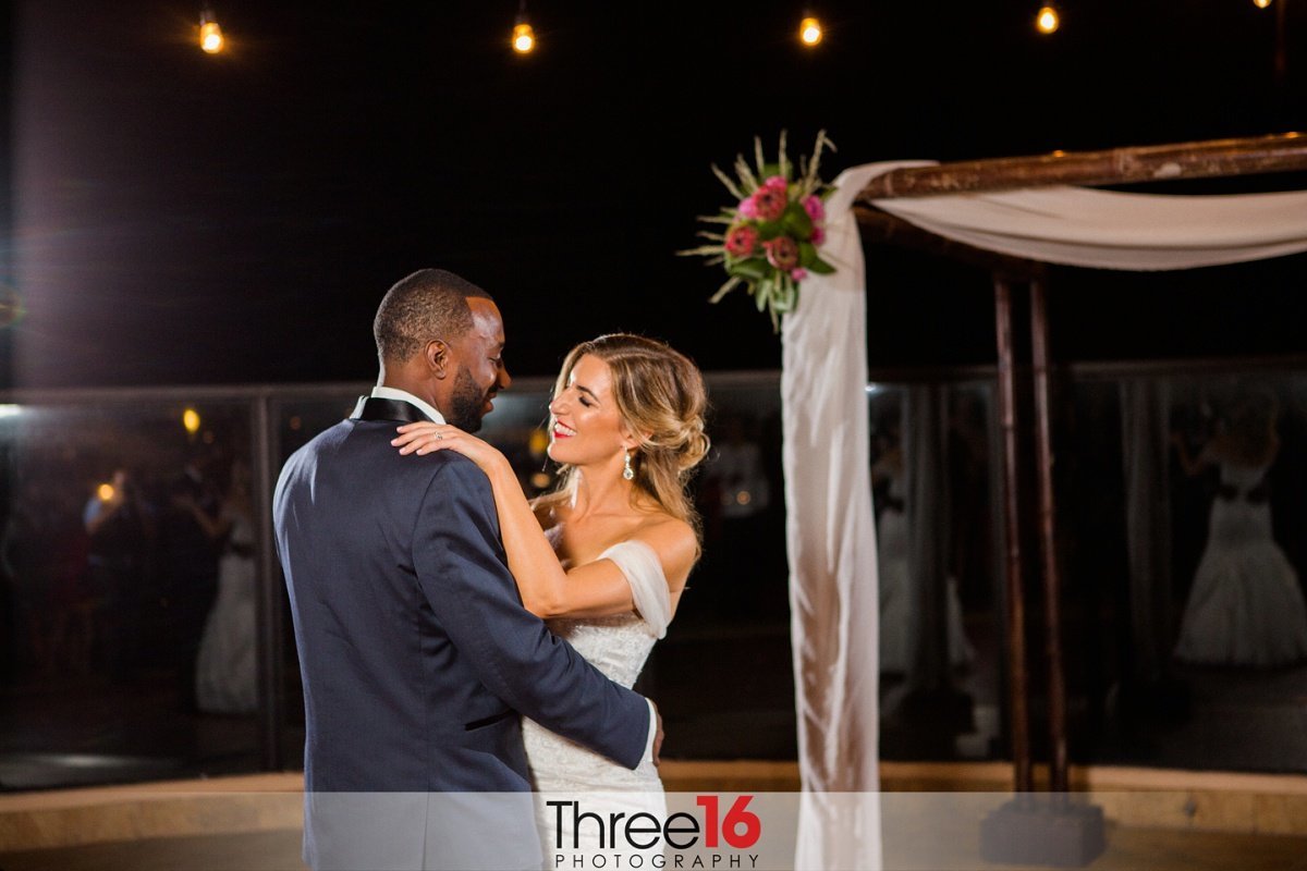 First dance for Bride and Groom at night under the stars