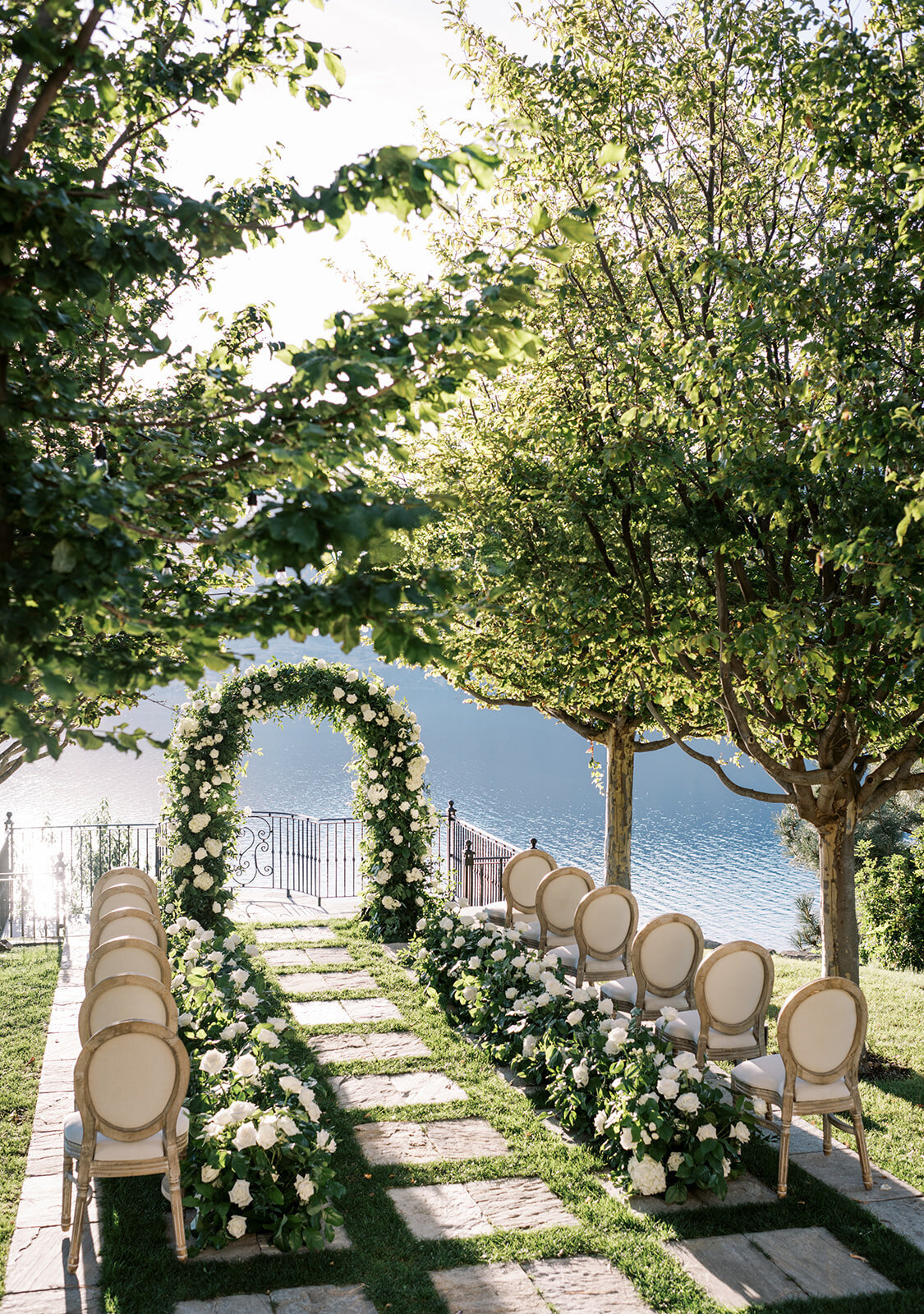 minted-photography-okanagan-kelowna-destination-wedding-photographer-wedding-château-okanagan-31