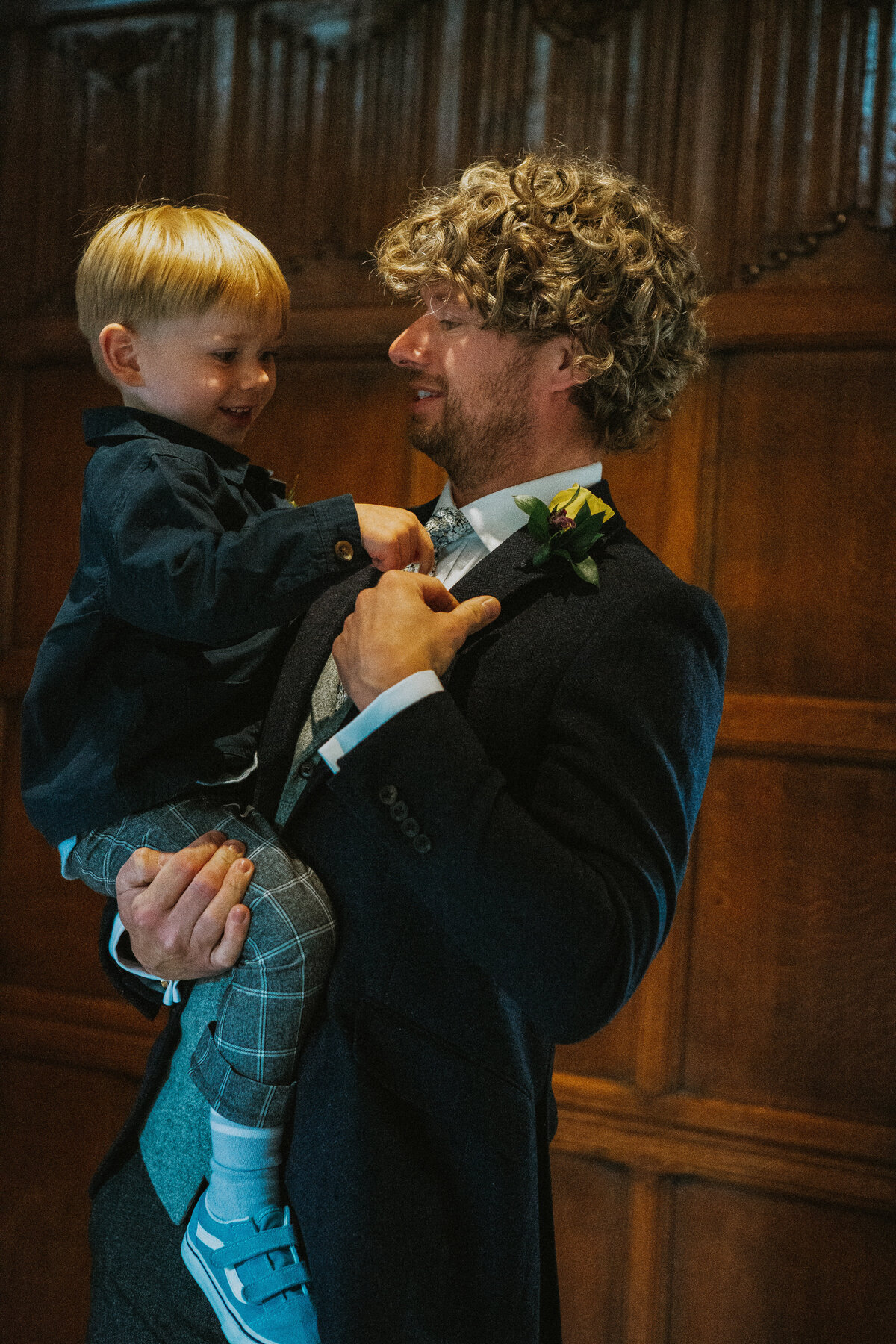 small intimate wedding at the olde bell, Hurley