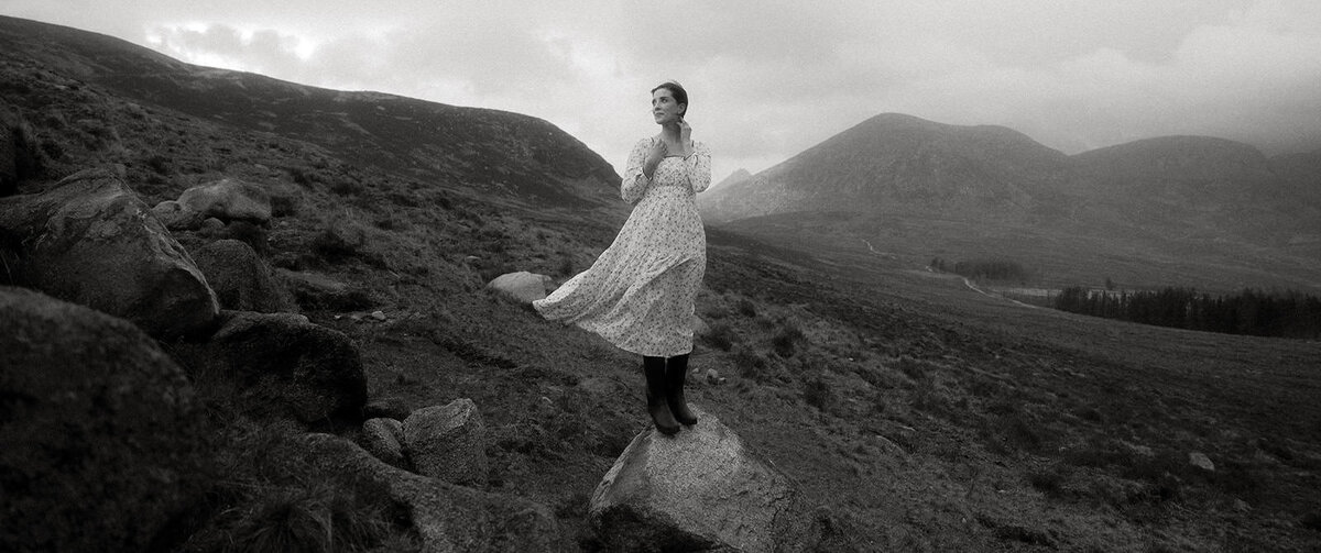 elopement-photographer-ireland-causeway-thrones-game (4)