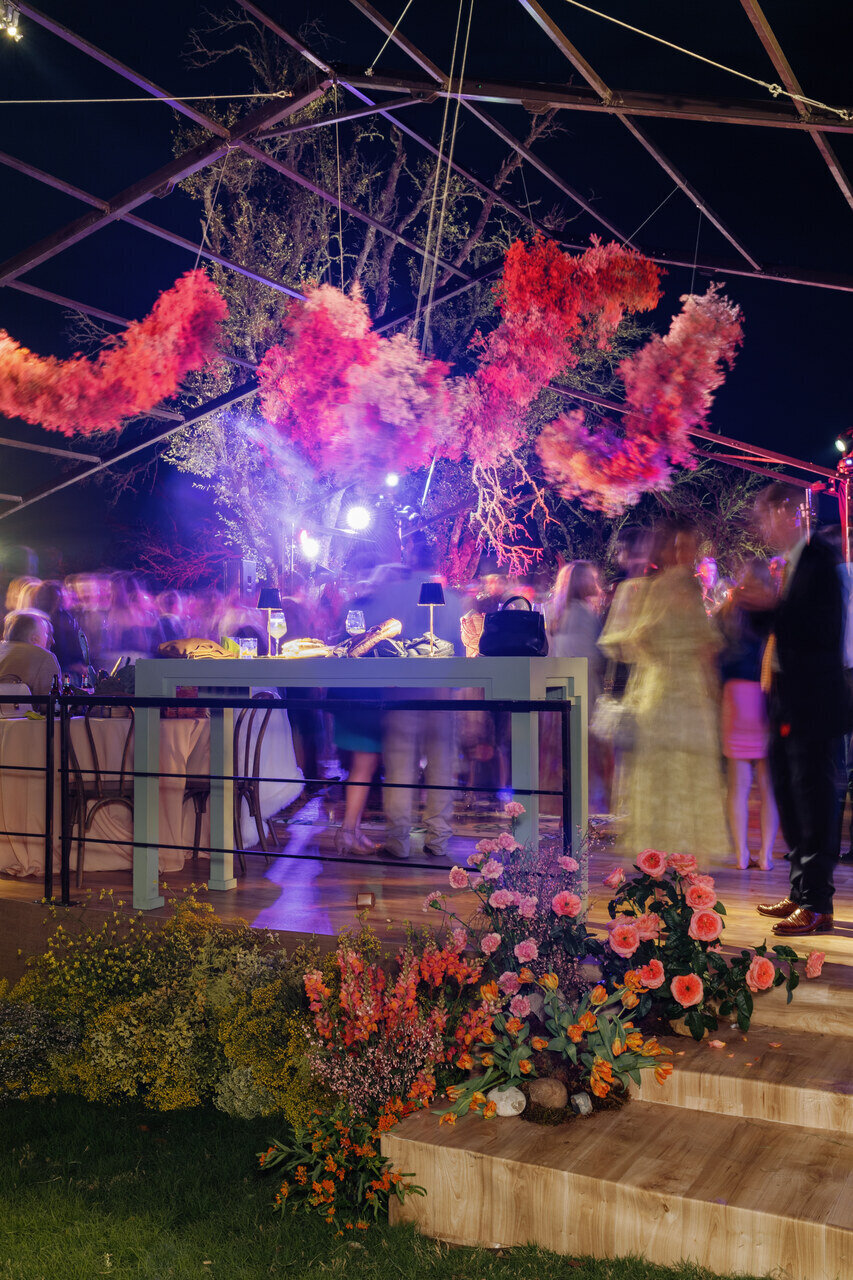 47-colorful-ranch-wedding-max-owens-design