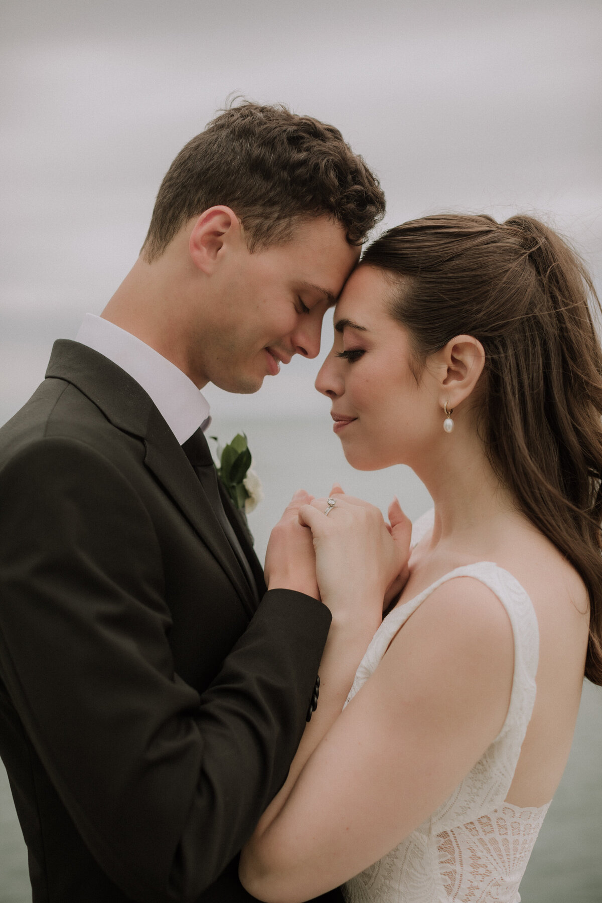 rebecca-adrian-wedding-queens-landing-niagara-on-the-lake-summer-water-23