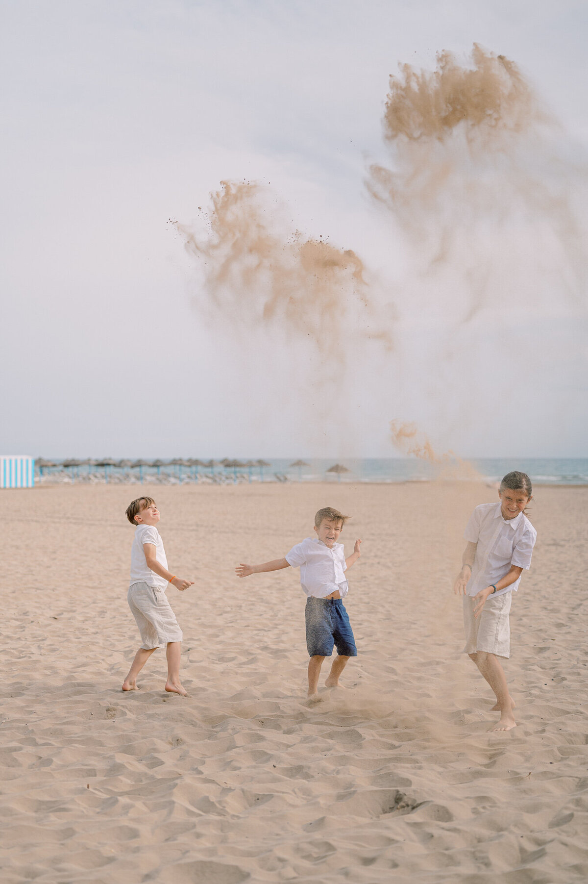 Family-Photographer-Valencia-Beach-Malvarrosa028