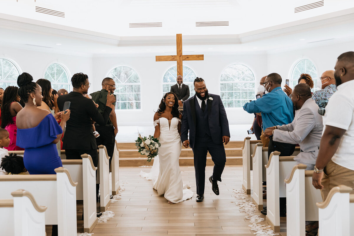 jessica-cruz-photography-harborside-chapel-elope-tampa-chantilly-chic-10