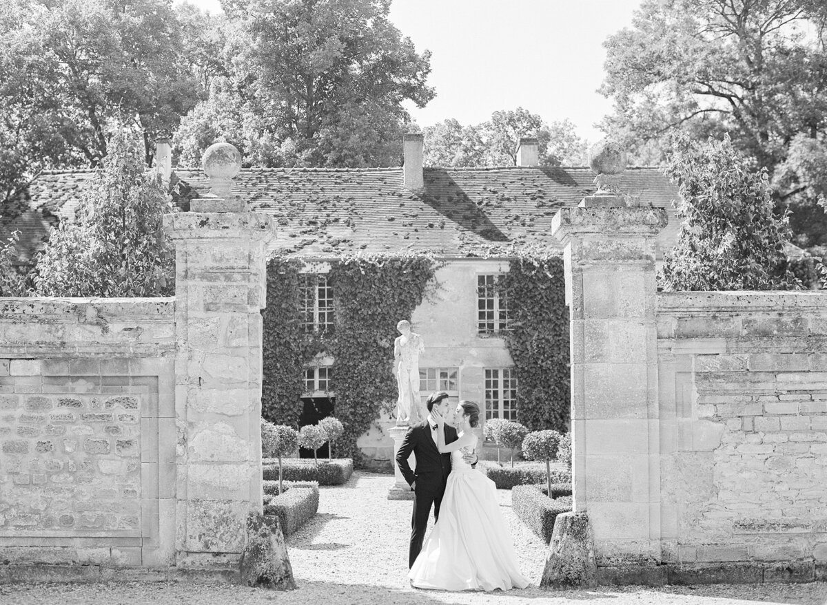 Chateau-de-Villette-Molly-Carr-Photography-Bride-Groom-122