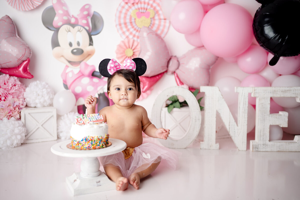 minnie mouse cake smash session