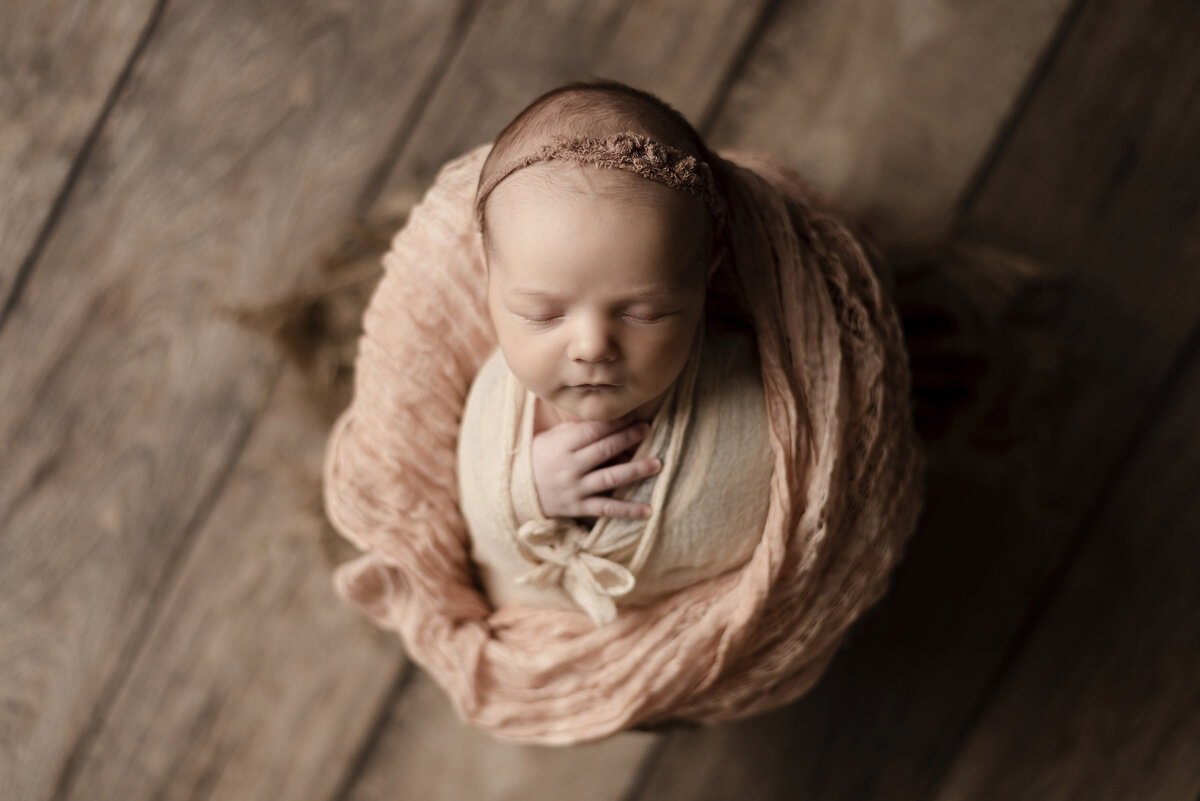 Paris-Newborn-Photographer-54