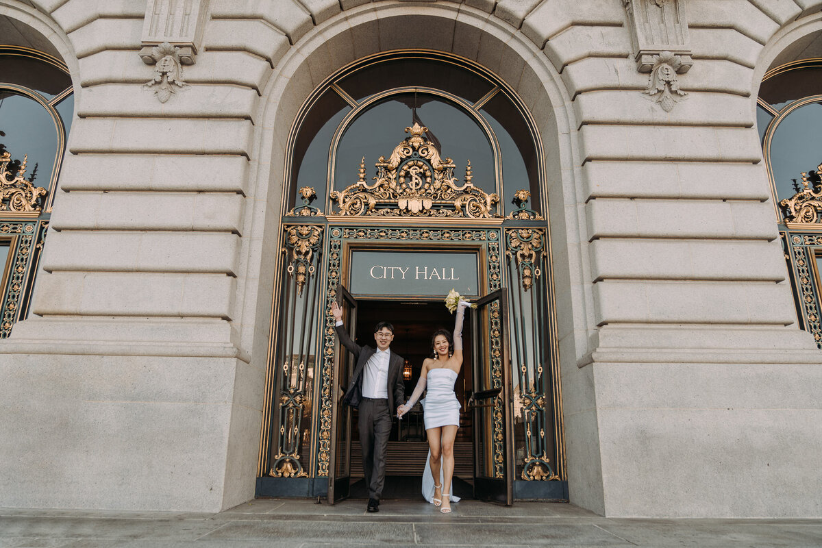 Joyce Li Photography Destination Wedding Elopement Engagement Lifestyle Portrait Photographer West Coast Seattle Washington California sfcityhallelopement-66