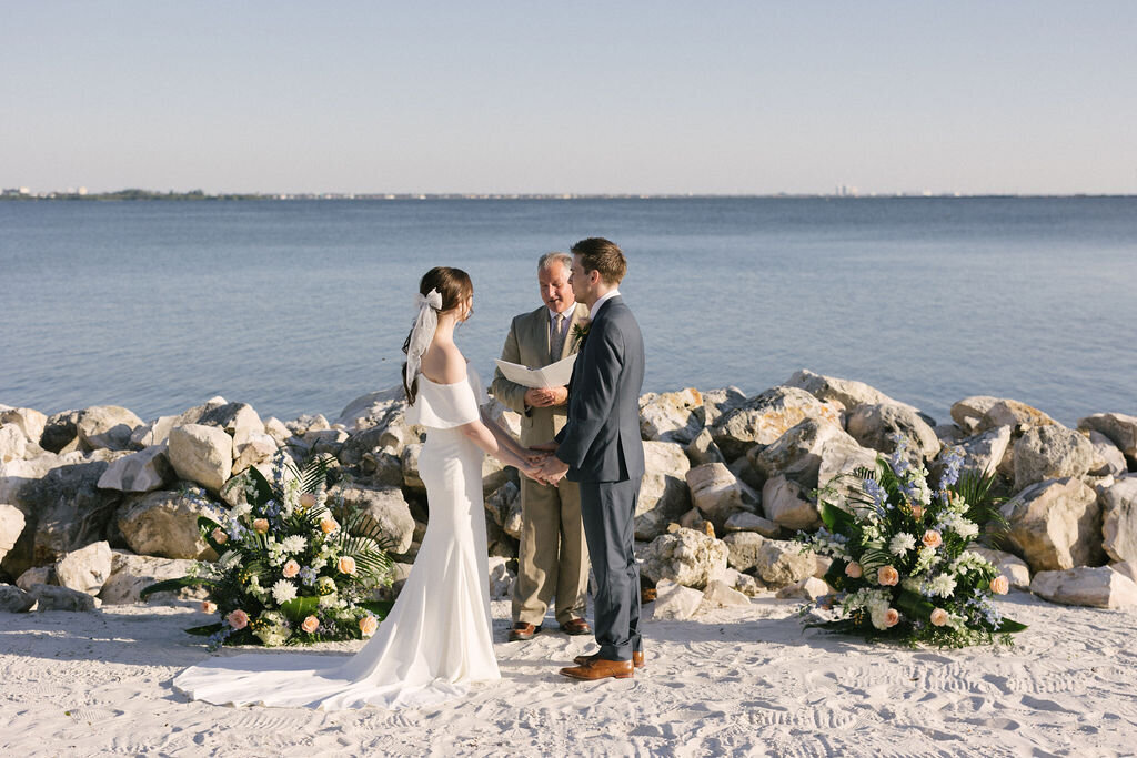 emily-plank-photo-the-current-hotel-florida-elopement-chantilly-chic-celebrations-13