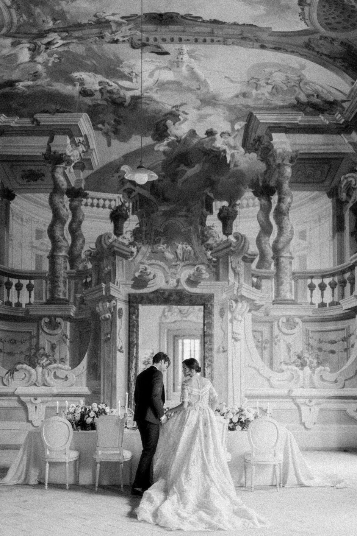 109-Villa-Arconati-Milan-Italy-Cinematic-Romance-Destination-Weddingl-Editorial-Luxury-Fine-Art-Lisa-Vigliotta-Photography