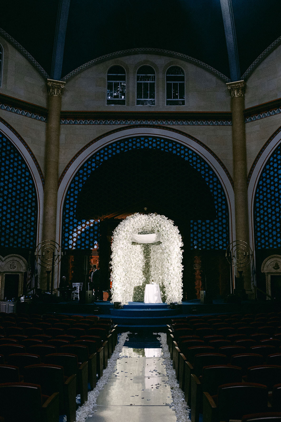 wedding-ceremony-setup-with-floral-4CD-W