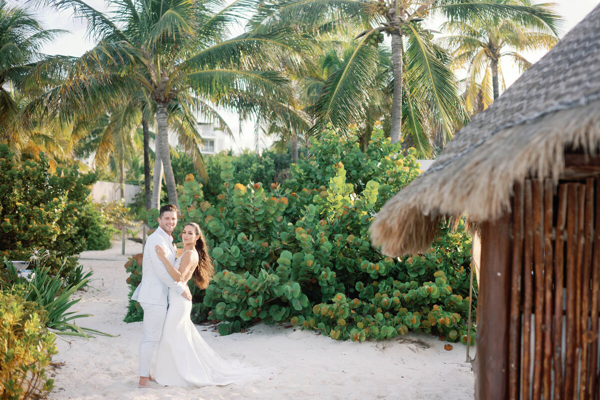 Kristen+Sean-CancunWedding-2022-GabriellaSantosPhotography-Mr.Mrs.-37