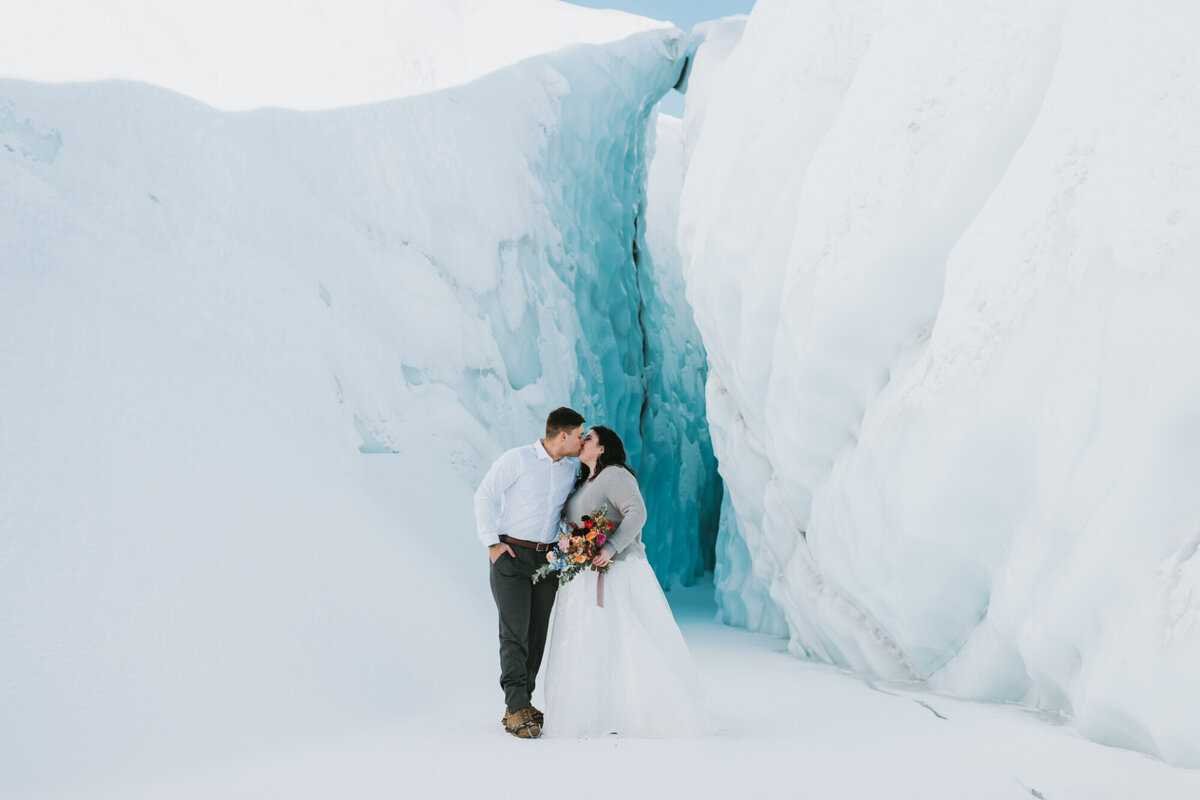 matanuska-glaicer-alaska-elopement2