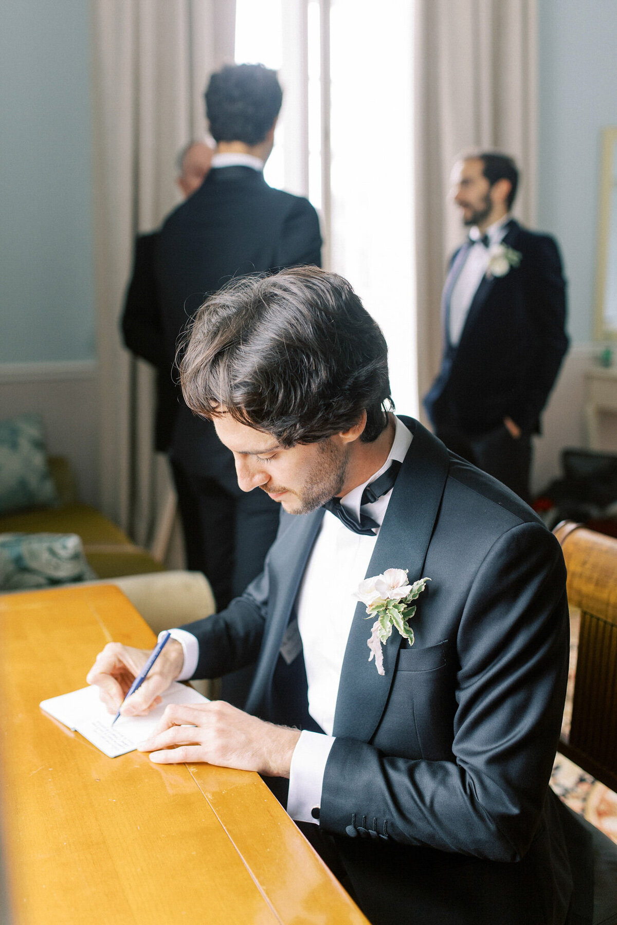 Maïlys Fortune Photography Husband Wife Wedding Weddings Photography France Switzerland Italy Timeless Dreamy Imagery Bilingual French English Destination Weddings Destination Wedding Provence French Riviera Paris Lake Como Tuscany31