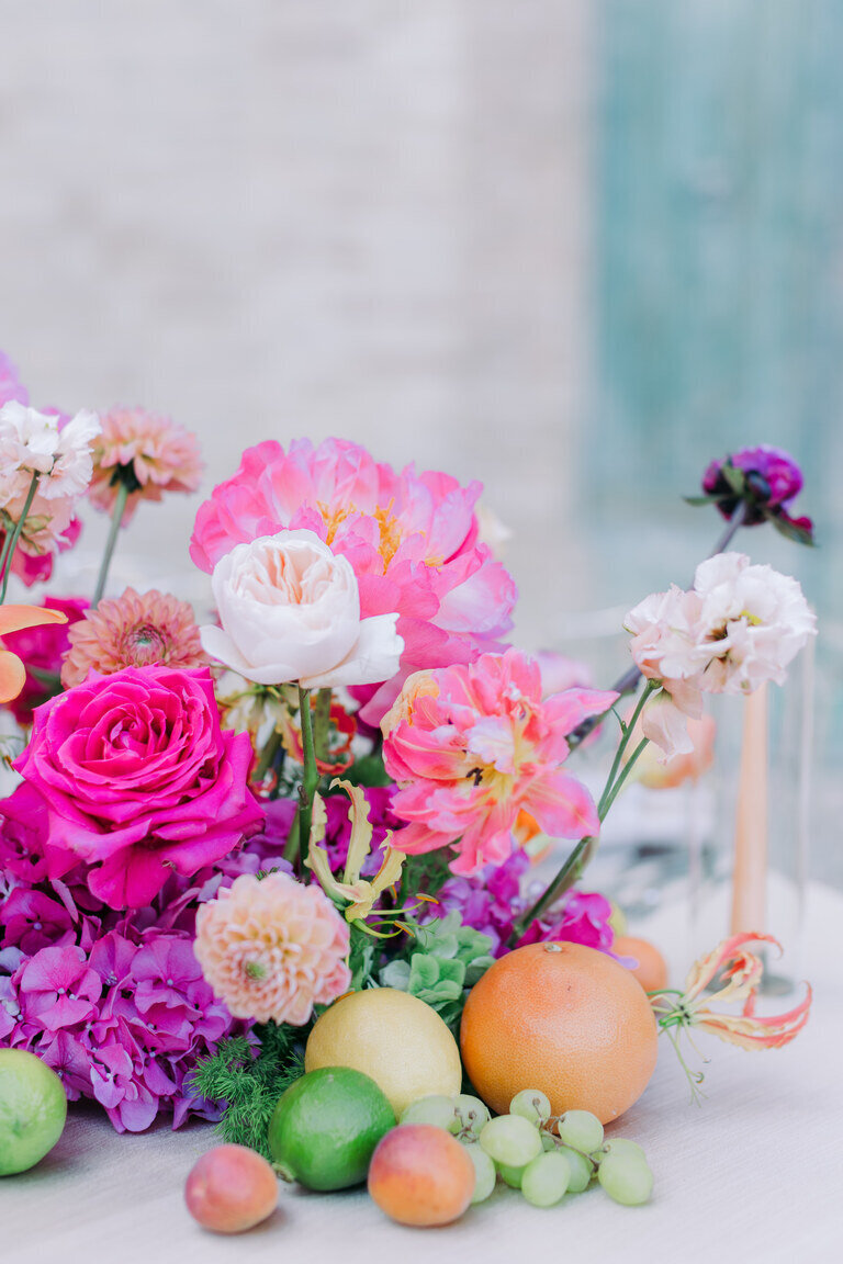 elegant-and-colorful-floral-table-decoration7