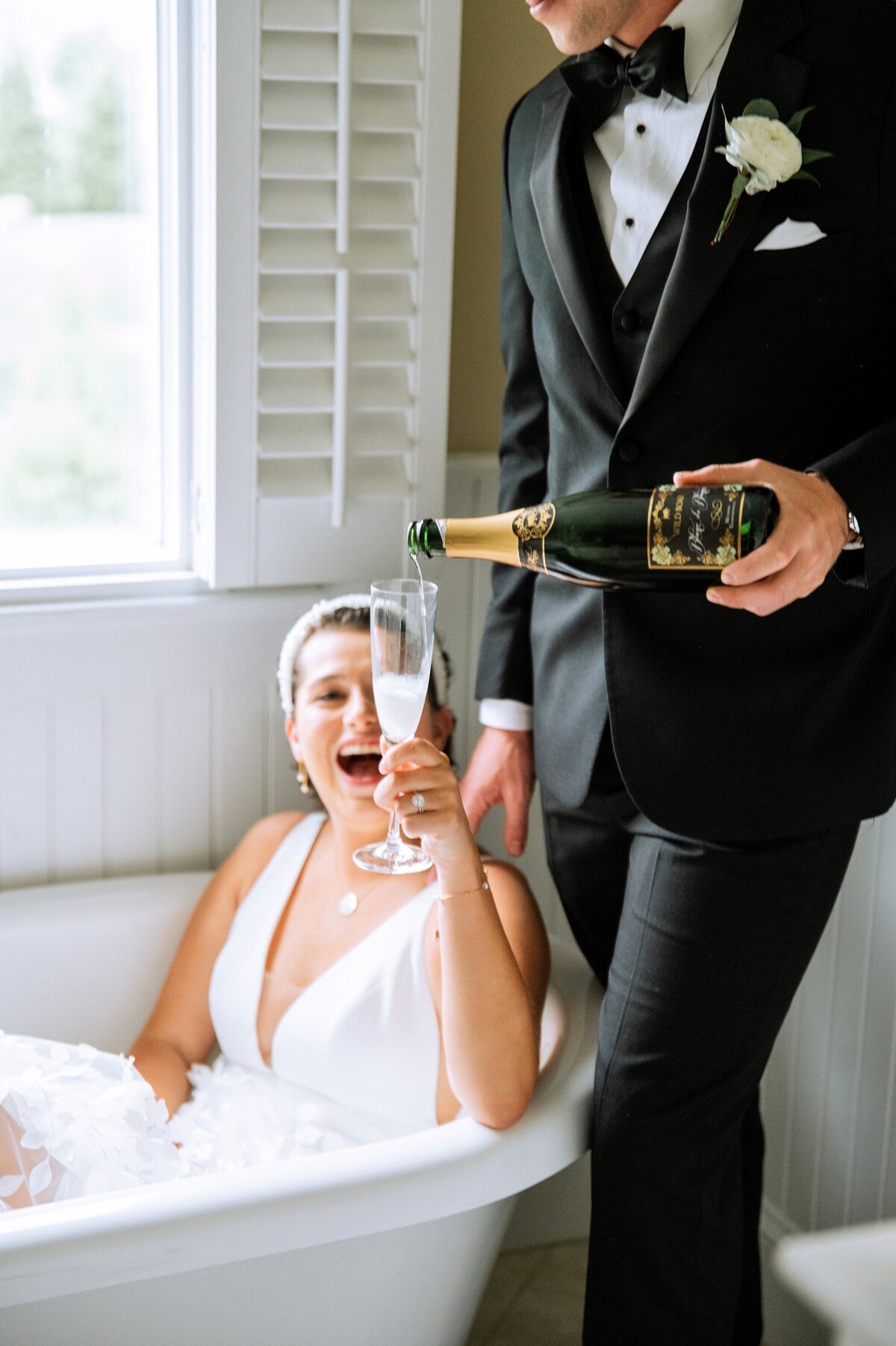 Leesburg-Stone-Tower-Winery-Virginia-Wedding-Photographer-Heather-Dodge_0065