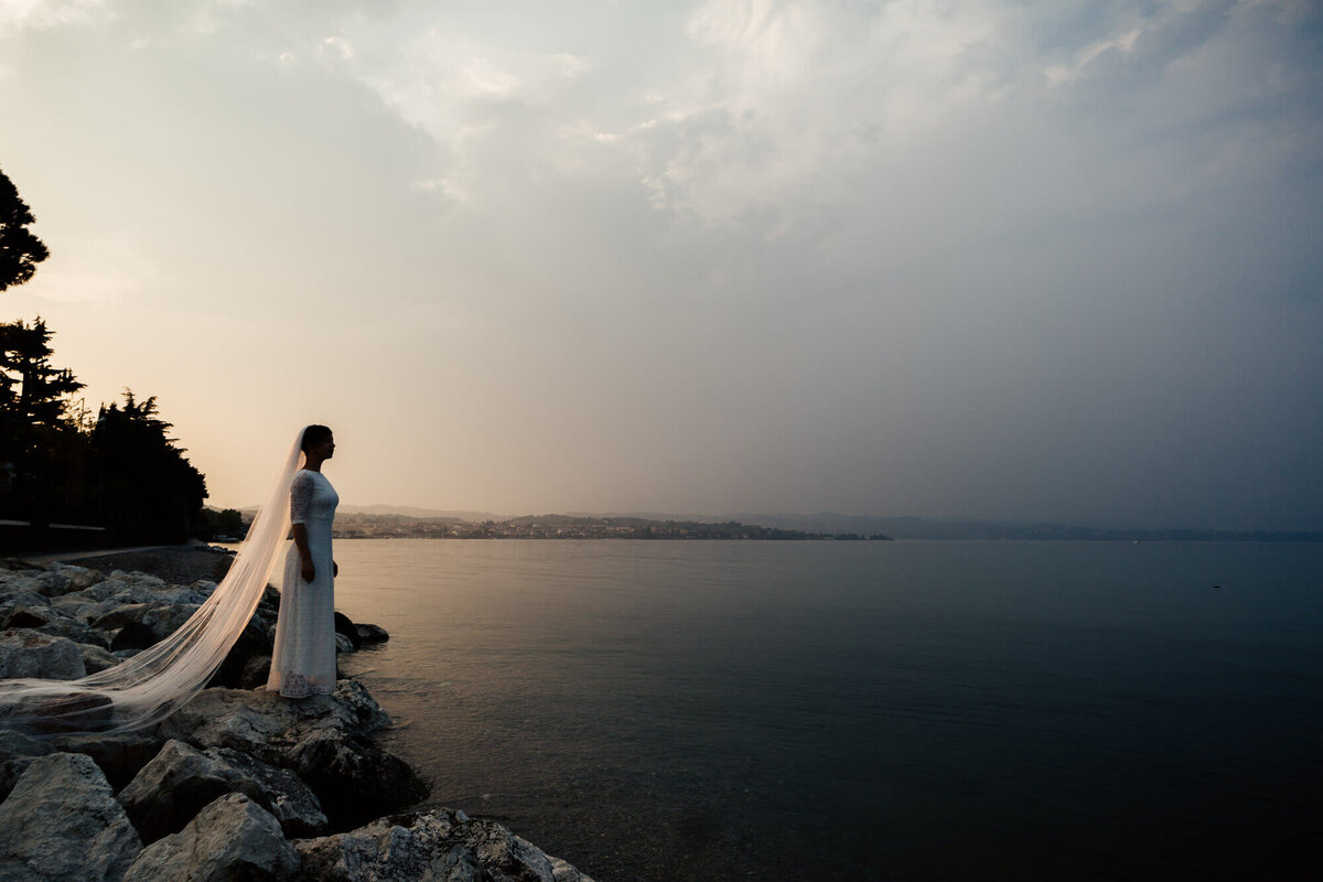 lake garda fineart destinationwedding photographed by selene adores inDesenzano del Garda, Italy-009