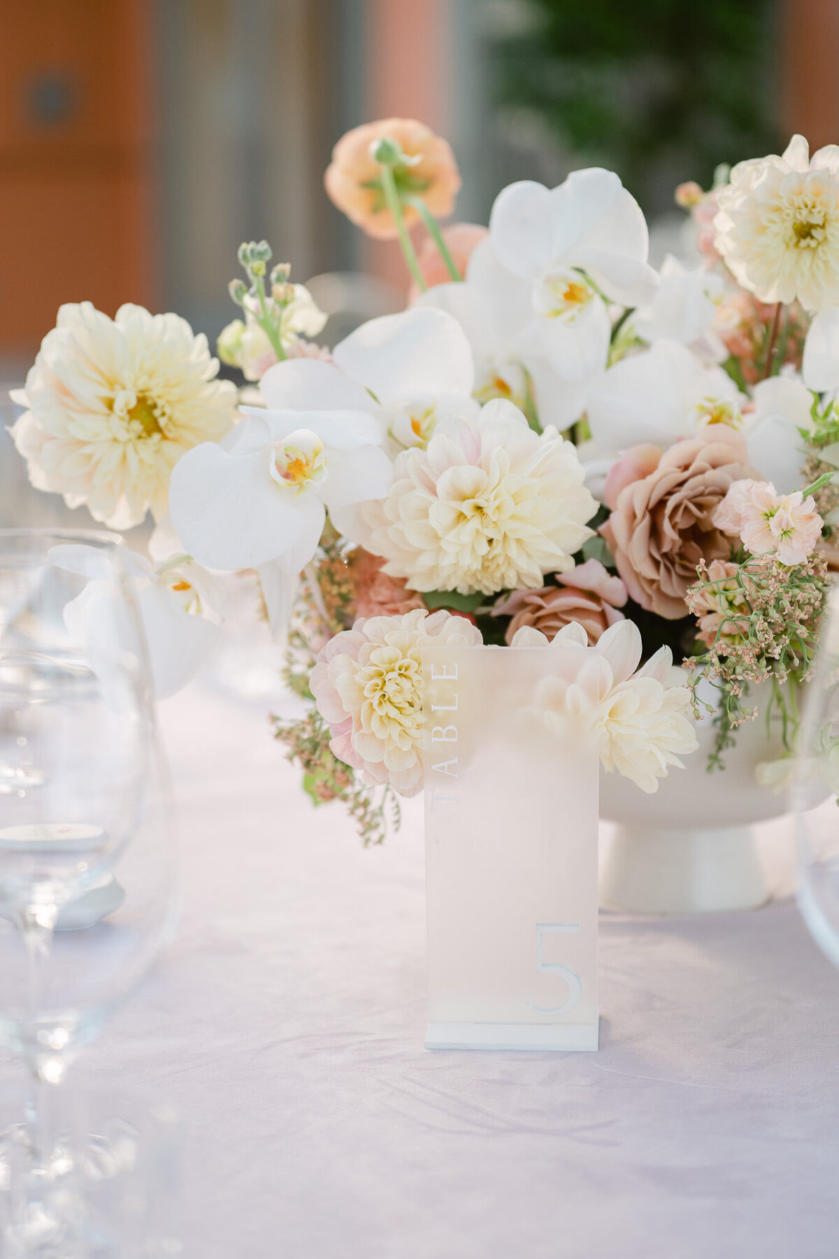 bride and groom ceremony outdoor pictures