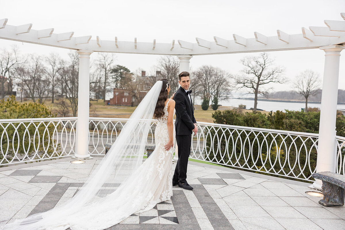 First-look-NY-New-rochelle-Wedding-Stella-Blue-Photography-VIP-Country-Club