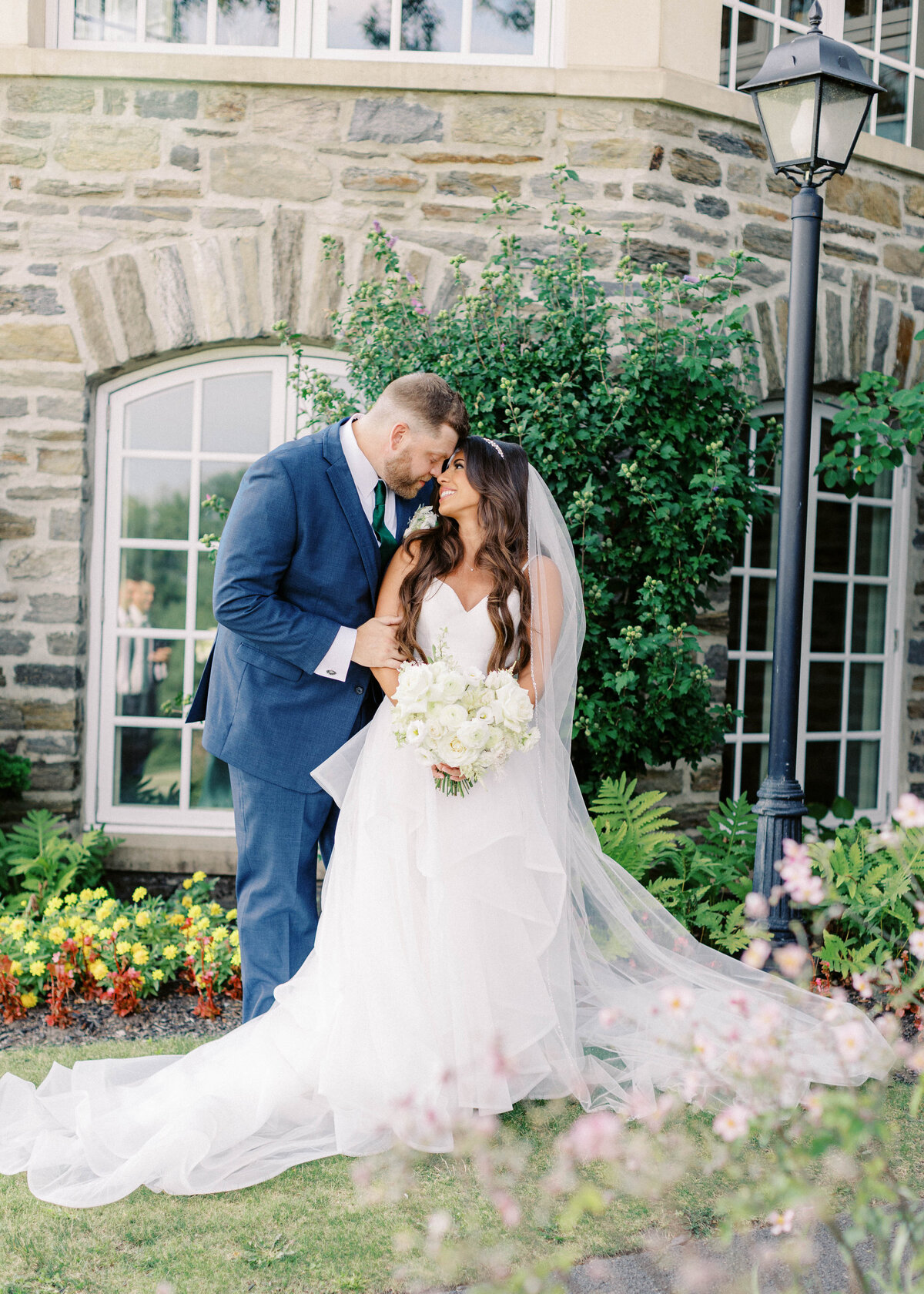 Huntingdon-Valley-Country-Club-Wedding-Bride-Groom-Photos_054