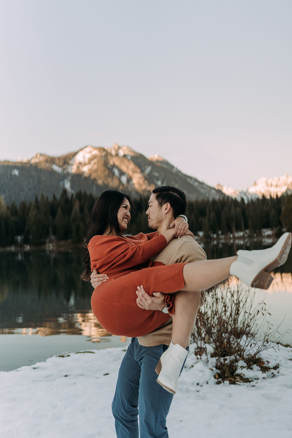 Joyce Li Photography Destination Wedding Elopement Engagement Lifestyle Portrait Photographer West Coast Seattle Washington California goldcreekpondengagement-53