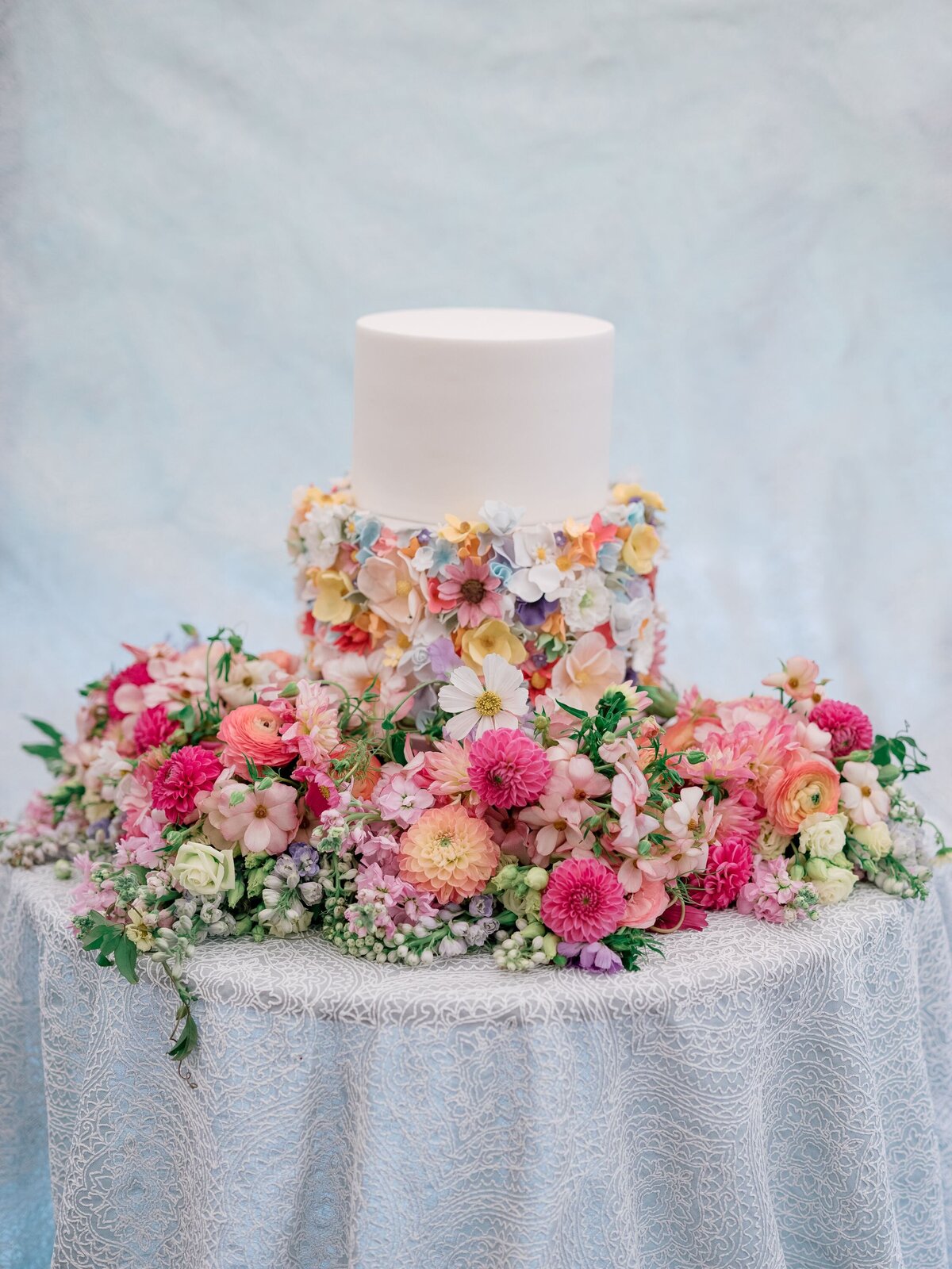 wedding-day-cake-florals