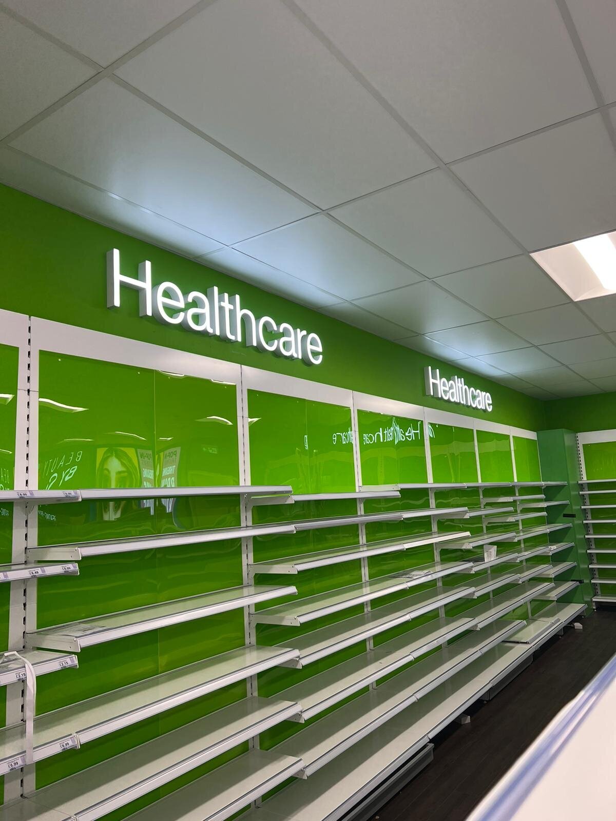 ellis-signs-healthcare-illuminated-built-up-letters