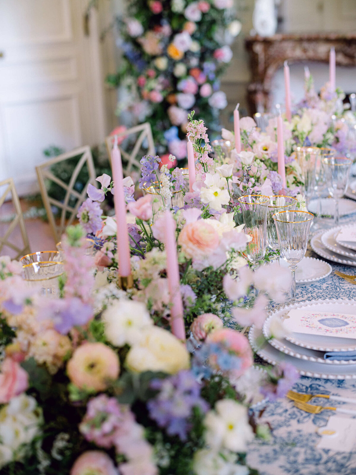 fresh-floral-decoration-wedding-table