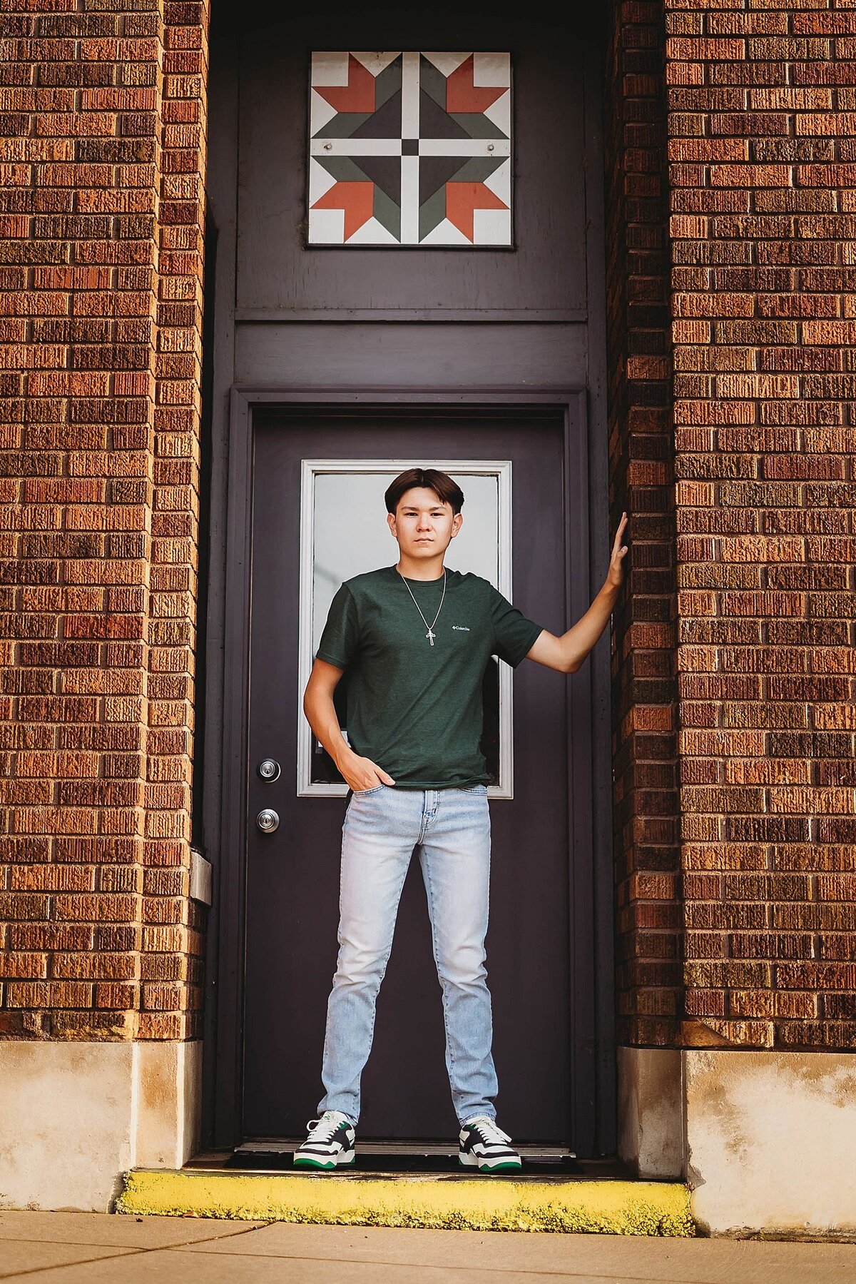 senior-portraits-lindstrom-photographer