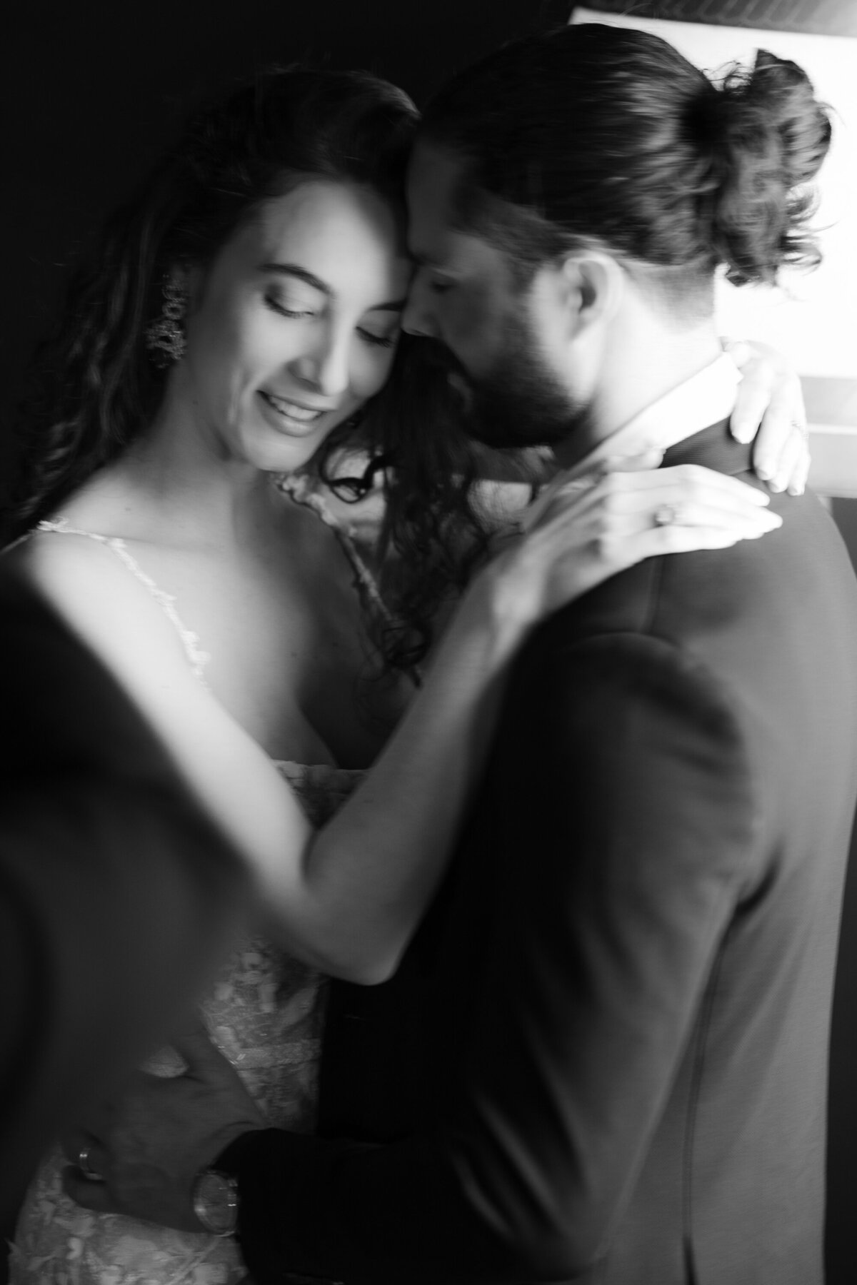First look Photo de couple noir et blanc Montréal
