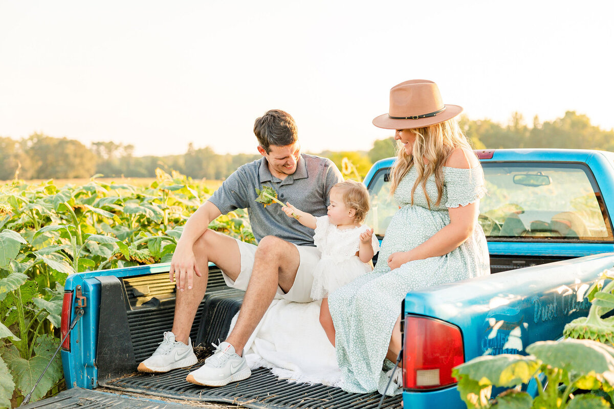 HGP-KevinandMorgan-SunflowerMaternity(99of162)
