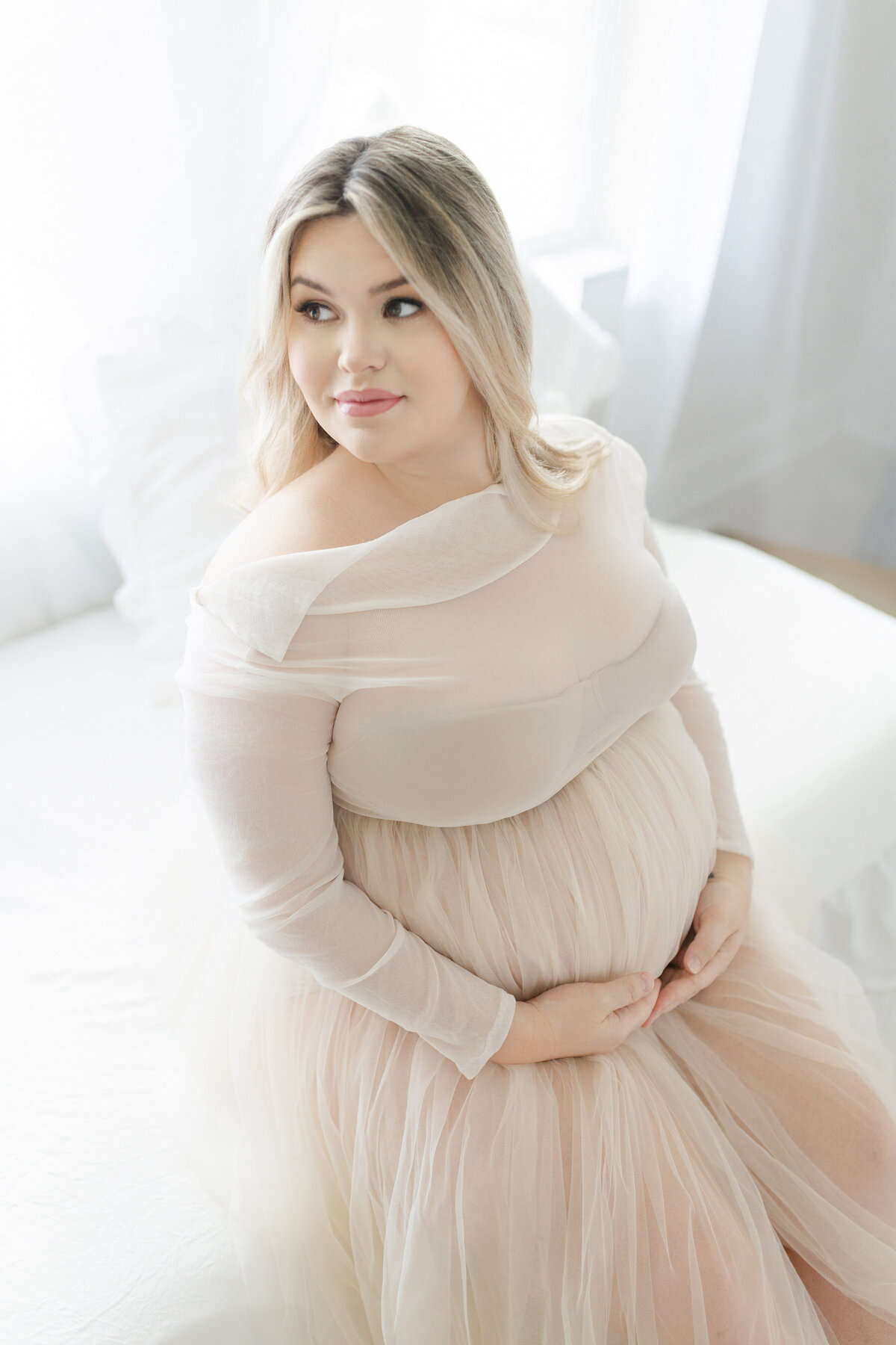 light-and-airy-maternity-photography-tampa