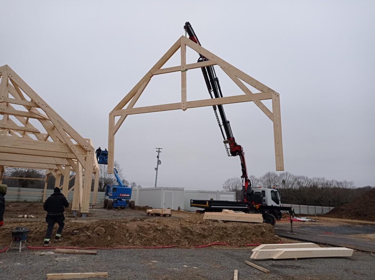 5861615909695765143_121