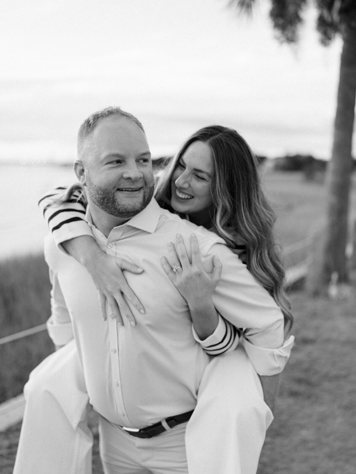 downtown-charleston-engagement-session-meg-andrew-048