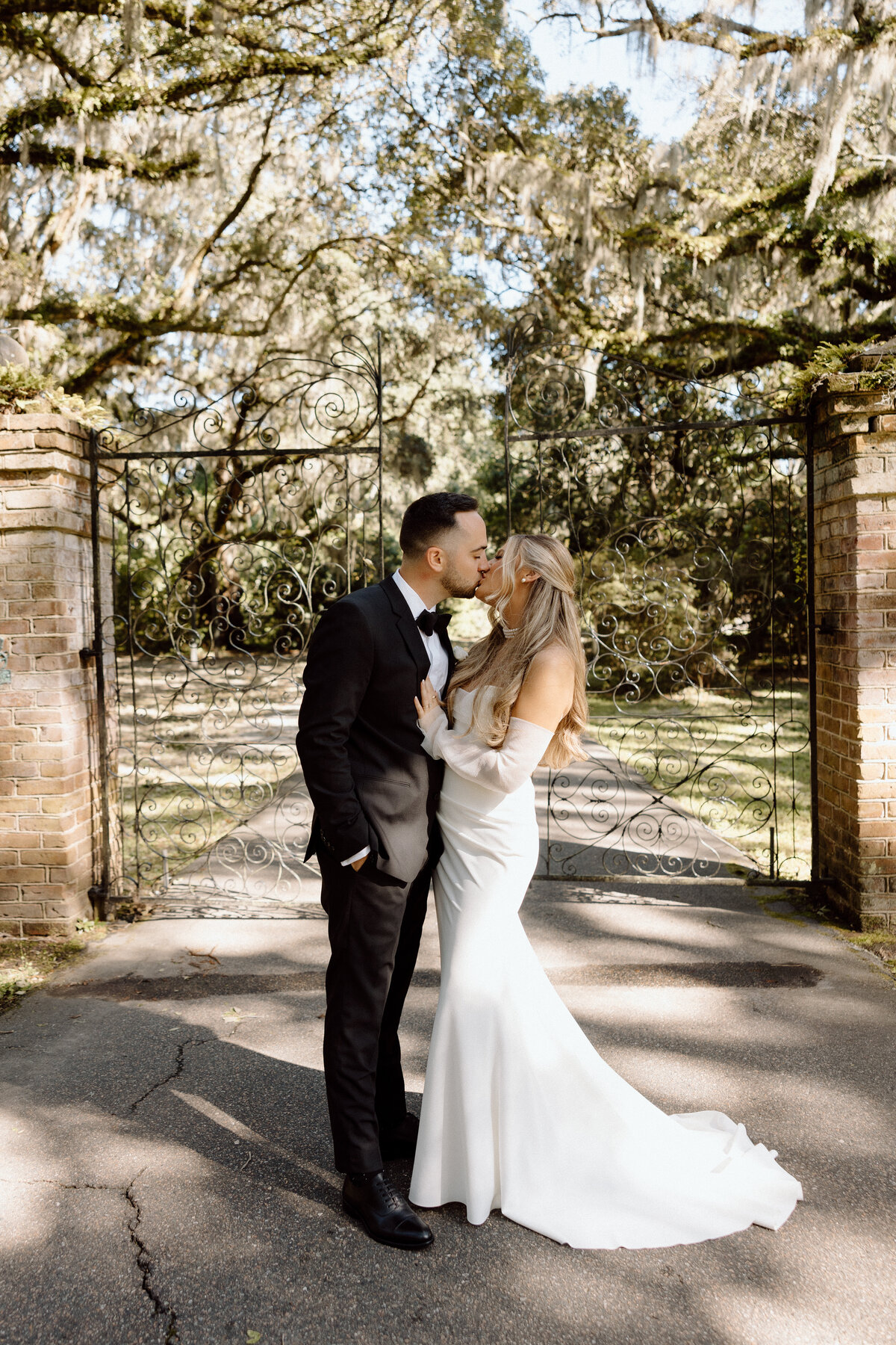 Timeless-Charleston-Tent-Garden-Party-Wedding-PC7A0977
