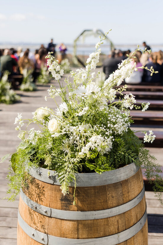 white-floral-arrangement-salt-drift-point-venue