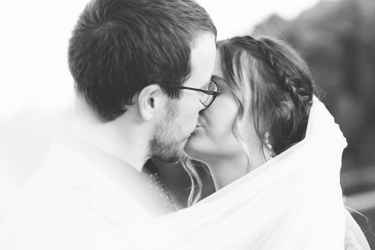 alli wedding kiss