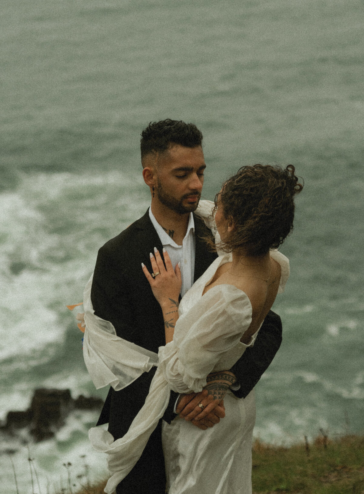 elopement oregon cliff - lizarrietaphotography-7