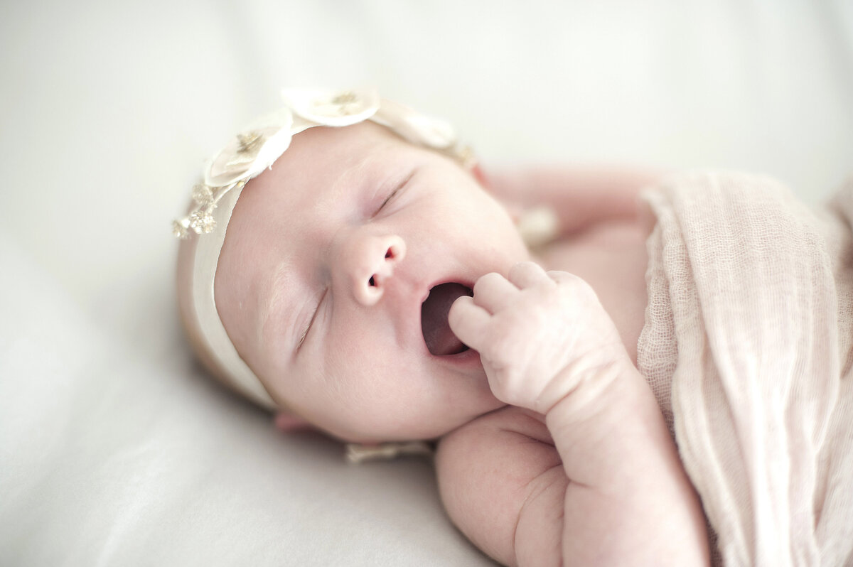 088-NJ_newborn-photos_020