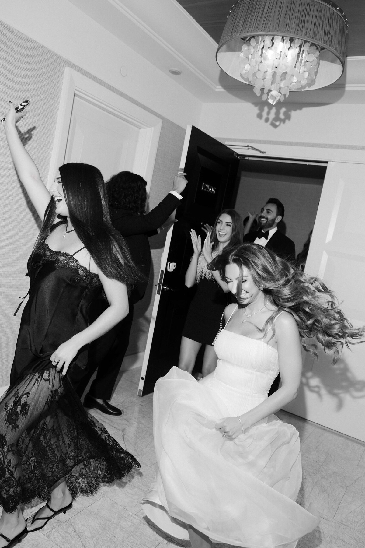 53_riskyexposure_shoshana-kyle_las-vegas-elopement-photography