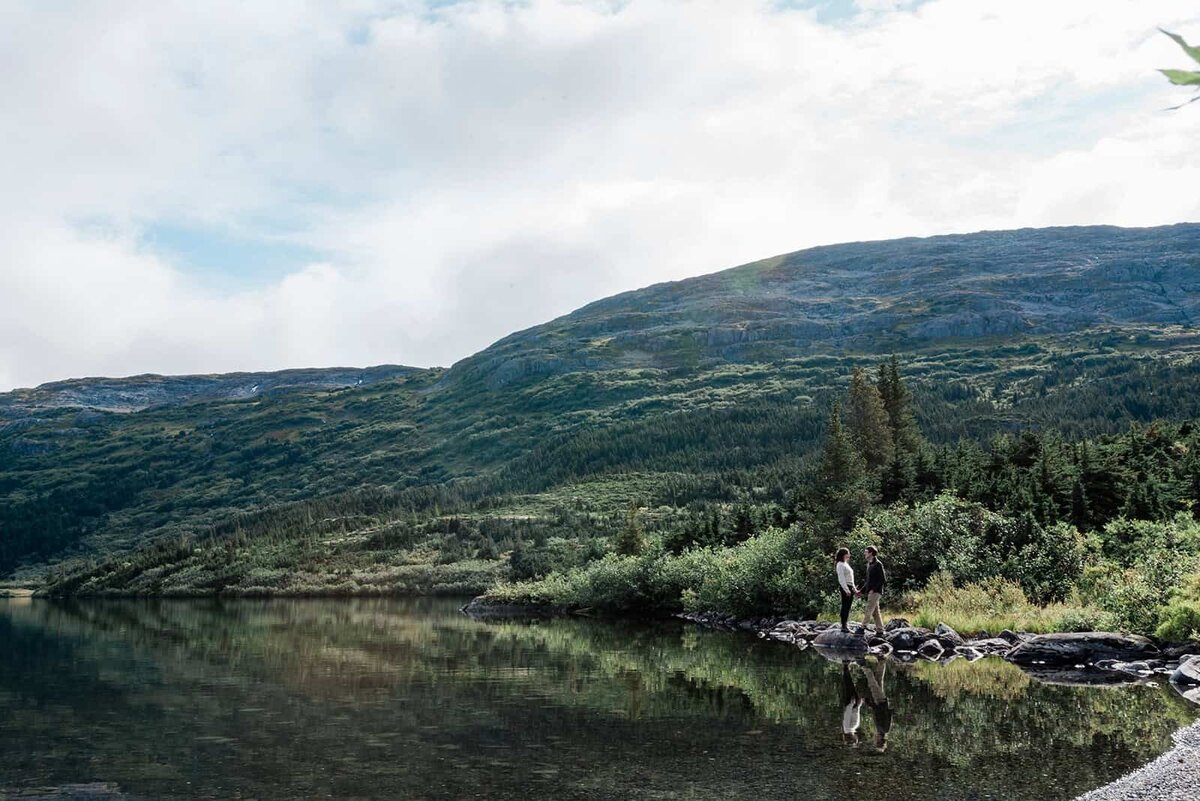 photographer-who-scouts-romance-filled-private-elopement-locations-in-alaska-Soul-and-Sky-Weddings