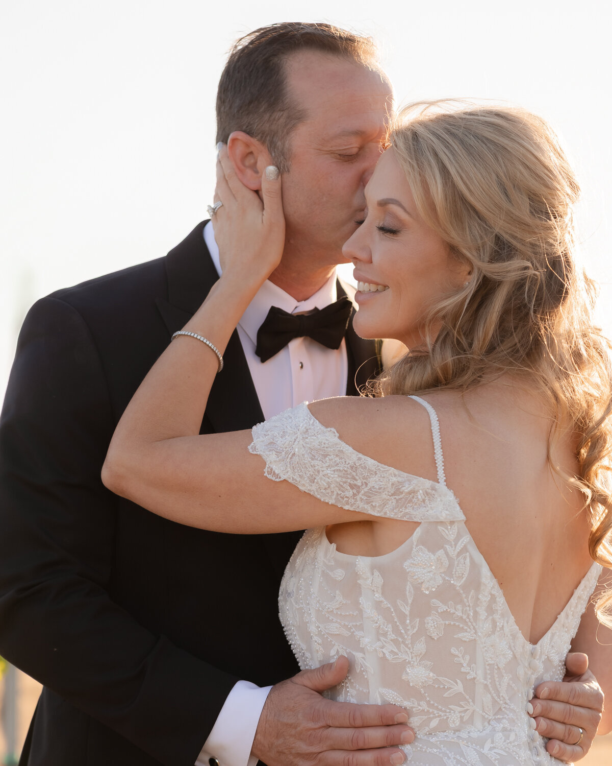 Wedding Photography in Paso Robles at Cali Paso Winery couples sunset photos 