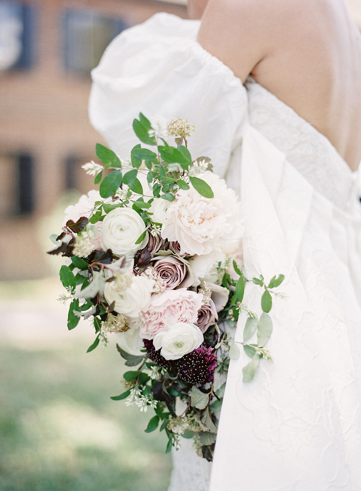 Pastel-and-Black-Wedding-Editorial-Middleton-Place-7