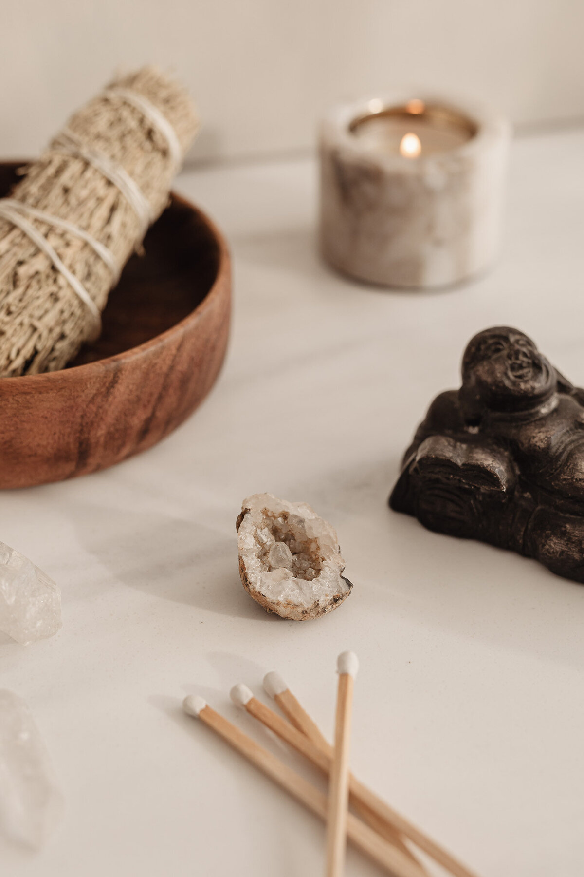kaboompics_copal-sage-natural-incense-smudging-28483