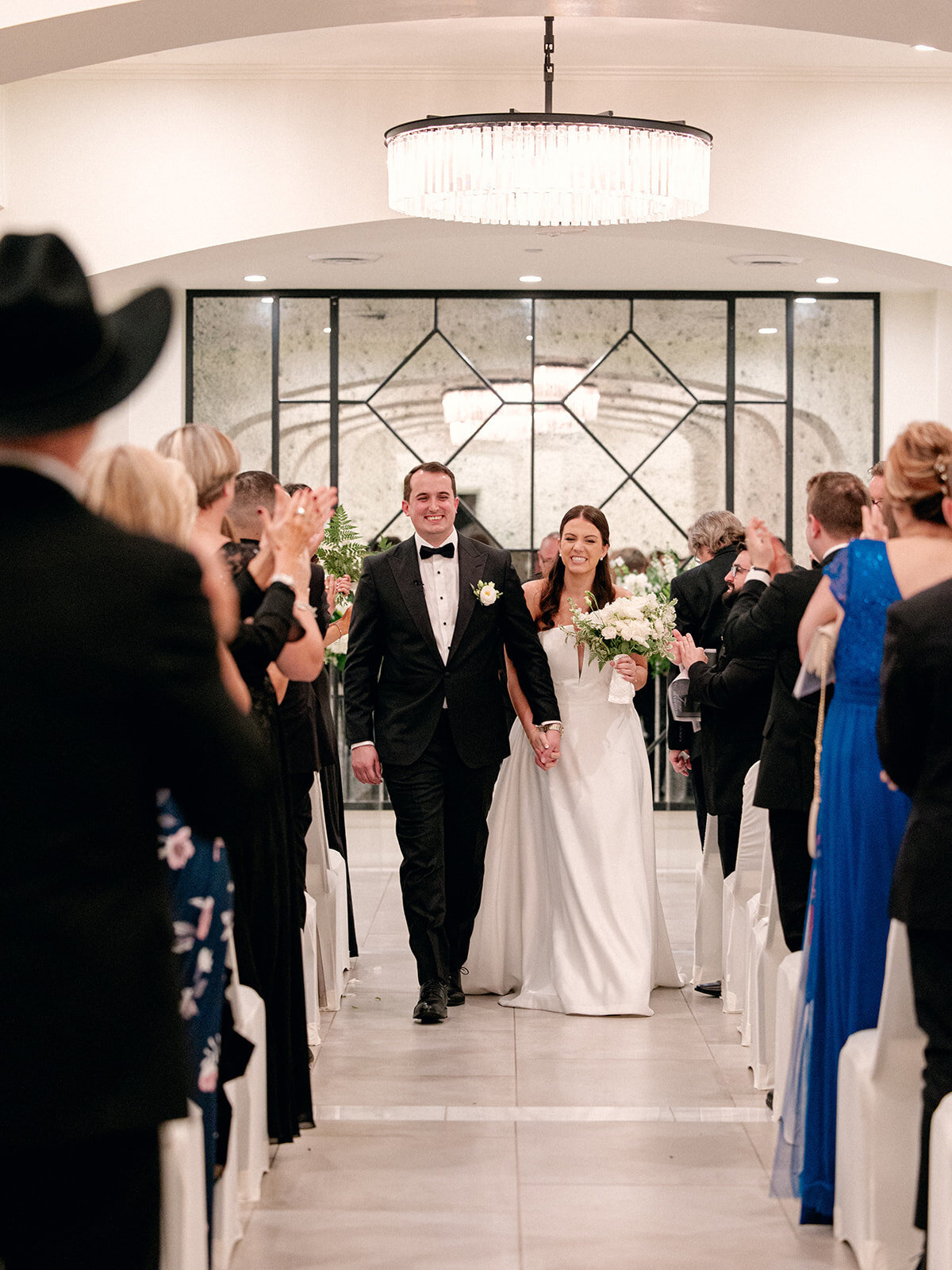 2024-04-20_Vittoria+NicholasBertlingWedding_MollyMurphyPhotography-43